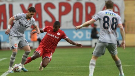 Antalyaspor Başakşehir maçı hangi kanalda, saat kaçta? Süper Lig heyecanı bugün sahne alacak! - Haberler