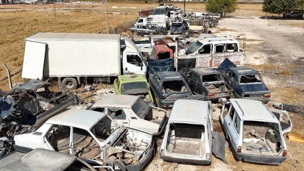 Şanlıurfa'da terk edilen yediemin parkındaki araçlar yağmalandı - 3. Sayfa