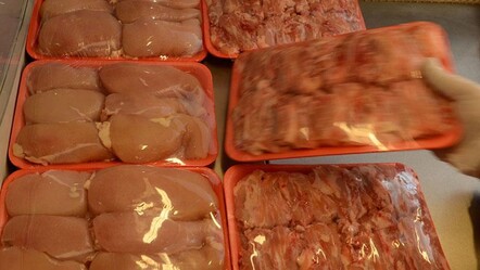Yüzlerce kuruma dağıtılıyor! Skandal ortaya çıktı, 2 bin tondan fazla tavuk eti geri çağrıldı - Dünya