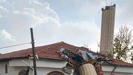 Ankara'da faciadan dönüldü! Cemaat camideyken minare yıkıldı - 3. Sayfa