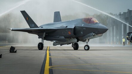 Belçika'nın hava sahası dar geldi, F-35'ler yere indi! - Dünya