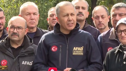 İçişleri Bakanı Yerlikaya'dan, depremin merkez üssü Sındırgı'da önemli açıklamalar - Gündem