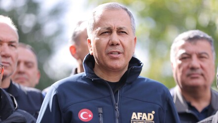 Bakan Yerlikaya, depremin merkez üssü Balıkesir Sındırgı'da: Acil ihtiyaçlar için 25 milyon TL ayrıldı - Gündem