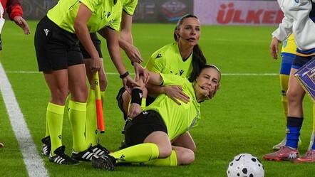 Türkiye - Kosova maçında korku dolu anlar: Hakem Michalina Diakow bir anda yere yığıldı - Spor