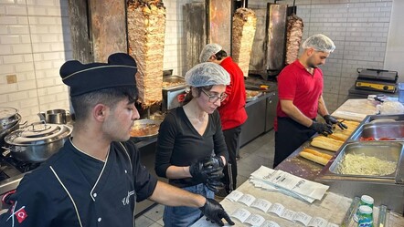 29 Ekim'e özel 29 TL'ye tavuk döner ve ayran! Tüm geliri Mehmetçik Vakfı'na bağışlanacak - Ekonomi