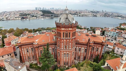 Fener Rum Okulu'nda düğüm sürüyor! 31 öğrenci için çıkış aranıyor - Eğitim