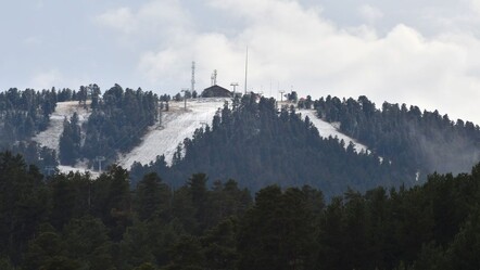 Kars'a kar yağdı, dağlar beyaza büründü - Yaşam
