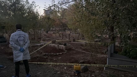 Şanlıurfa'daki kabristan ziyareti korkunç olayı ortaya çıkardı! Gömülmemiş bebek cesedi bulundu - 3. Sayfa