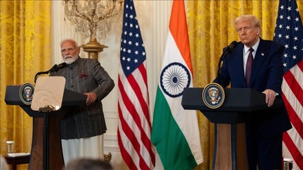 Trump 'Babanızın böyle olmasını isterdiniz' diyerek Modi'yi taklit etti - Dünya