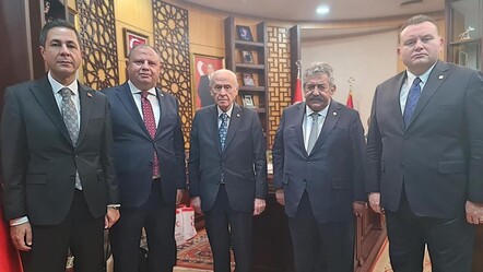 MHP lideri Bahçeli, Milli Dayanışma, Kardeşlik ve Demokrasi Komisyonu üyelerini kabul etti - Gündem