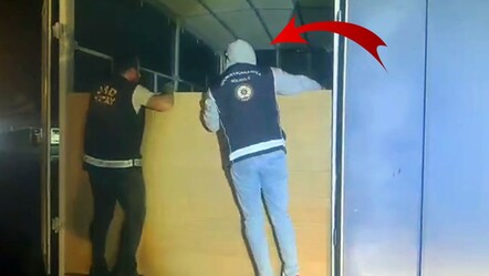 Polisin "Kimse var mı?" diyerek aradığı kamyondan, 31 göçmen çıktı - Gündem