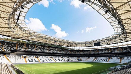 Beşiktaş-Fenerbahçe derbisi öncesi silahlı çatışma! Tüpraş Stadı'nda kan aktı - Spor