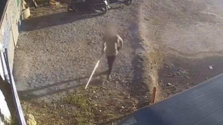 Güvenlik kamerasını boruyla kullanılamaz hale getirdi! - 3. Sayfa