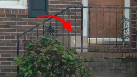 İlaç bekliyordu, paketten çıkanı görünce hayatının şokunu yaşadı - Dünya