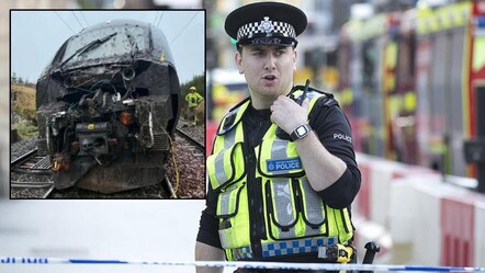 İngiltere'de 130 yolculu tren raydan çıktı! Bazı hatlar kapatıldı - Dünya