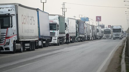 Kapıkule'de tır parkı krizi! Çift yönlü 7 kilometre kuyruk oluştu - Gündem