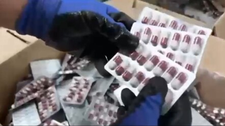 Antalya'da uyuşturucu imalathanesi çökertildi! 1,8 milyon sentetik ecza hap ele geçirildi - 3. Sayfa