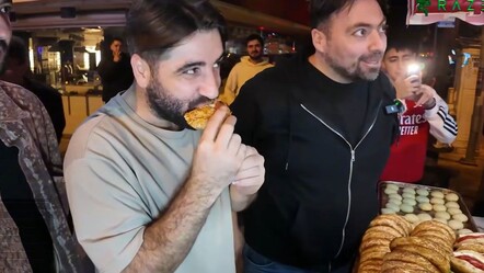 Fenomenler İzmir’de boyoz keyfi yaptı! Tadından çok fiyatı konuşuldu - Magazin