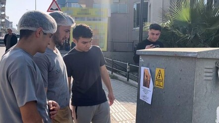 “Kızlarınızı bu adamdan uzak tutun” afişleri ortalığı karıştırdı! Gören dönüp bir daha baktı - Yaşam