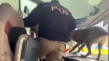 Otobüs tuvaletinden uyuşturucu çıktı! Yolcu değil zehir taşıyormuş - Gündem