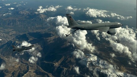Hava Kuvvetleri'nden Akdeniz'de gövde gösterisi! Uçaklar Kıbrıs semalarında - Gündem
