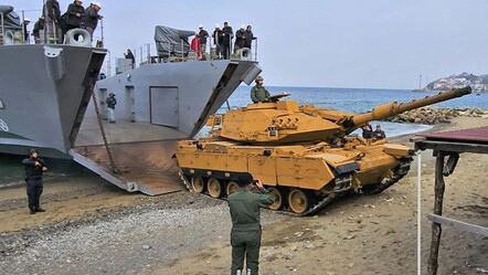 Yerli çıkarma gemisi Ç-159 sahile tank çıkardı: Test başarıyla geçti - Teknoloji