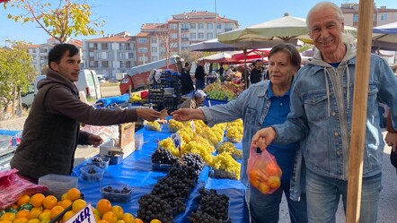 Geçen yıl 50 liraydı, bu yıl 35 lira! Kış aylarının vazgeçilmez meyvesi yok satıyor - Ekonomi