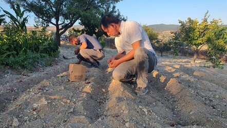 İlk defa denedi, başarılı oldu! 150 gram ürün elde etti - Yaşam