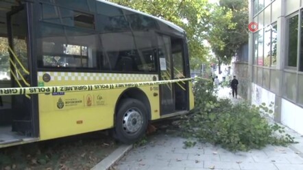 Beşiktaş'ta İETT kazası! Otobüs kaldırıma çıktı - 3. Sayfa