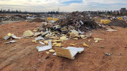 Adana'nın göbeğinde tepki çeken görüntüler: Atıklar hem çevreyi hem havayı kirletti! - 3. Sayfa