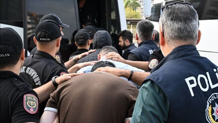 Mersin'de yasa dışı bahis sitesi çökertildi: 46 gözaltı - Gündem