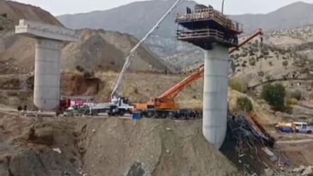 Diyarbakır Kulp'ta köprü inşaatında çökme meydana geldi! Yaralılar var - 3. Sayfa