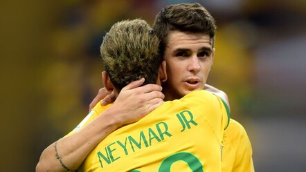 Yıldız futbolcu aniden fenalaştı: İlk müdahalenin ardından hastaneye kaldırıldı - Spor