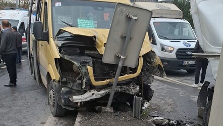 3. Sayfa - Başakşehir'de zincirleme kaza! Yolcu minibüsü de karıştı, çok sayıda yaralı var - 3. Sayfa