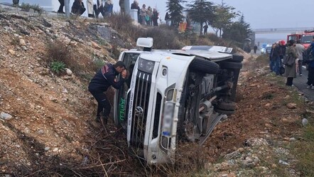 Muğla'da yolcu minibüsü devrildi: Yaralılar var - 3. Sayfa