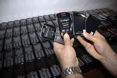 Kaçak cep telefonuna geçit yok - ISTANBUL