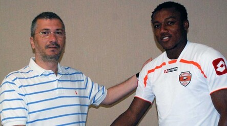 Adanaspor'a Nijeryalı golcü - FUTBOL