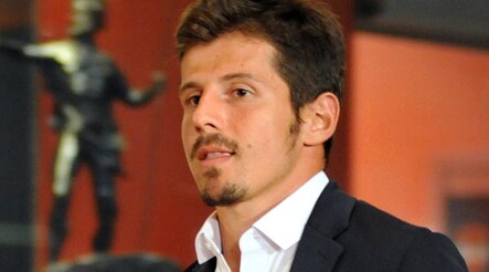 "Hagi, Alex'ten bir adım önde" - FUTBOL