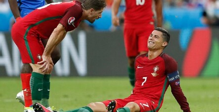 Cristiano Ronaldo finalde hüngür hüngür ağladı - FUTBOL