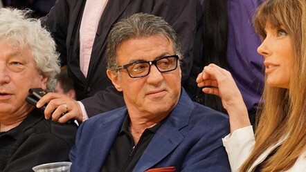 Sylvester Stallone Warner Bros'a dava açtı - magazin