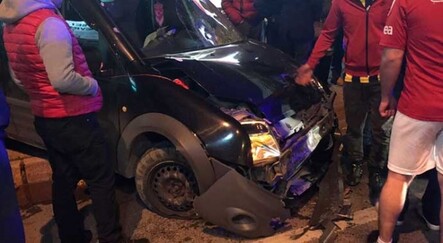 Bağdat Caddesi'nde araba yayaların üstüne çıktı - gundem