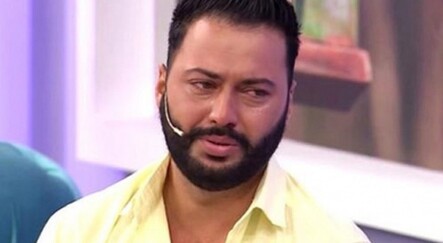 Caner Toygar'ın önüne plastik bardak koydular - magazin