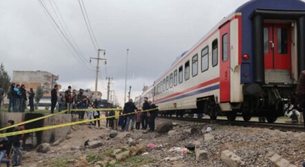 Raylarda kulaklıkla müzik dinlerken, tren çarptı - spor