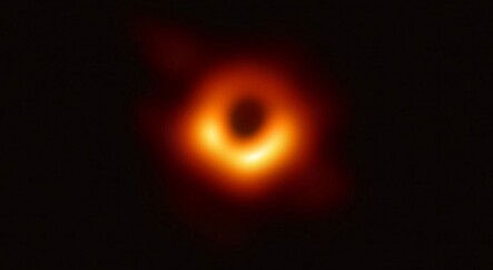 Canlı yayınla tüm dünya izledi! İlk kara delik fotoğrafı yayınlandı! - teknoloji