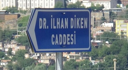Valiliğin kararına rağmen HDP'li belediye tabelayı değiştirdi - gundem