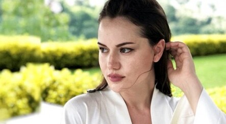 Fahriye Evcen oğlu Karan'ın fotoğrafını ilk kez paylaştı - magazin