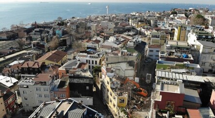 Tarihi surlar ve çeşmenin üzerindeki oteller yıkıldı - gundem