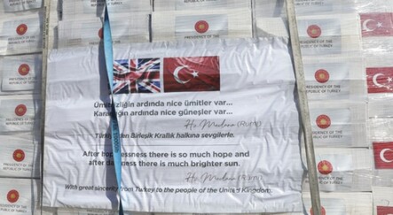 Türkiye’den İngiltere’ye yardım eli: Kolilerde Hz. Mevlana detayı - kultur-sanat