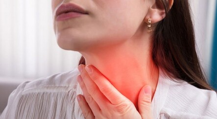 Boğaz ağrısıyla doktora giden kadının bademciğinden kurtçuk çıkarıldı - saglik