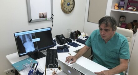 Karın ağrısıyla hastaneye giden çocuğun midesinden 42 adet mıknatıs topu çıktı - dunya